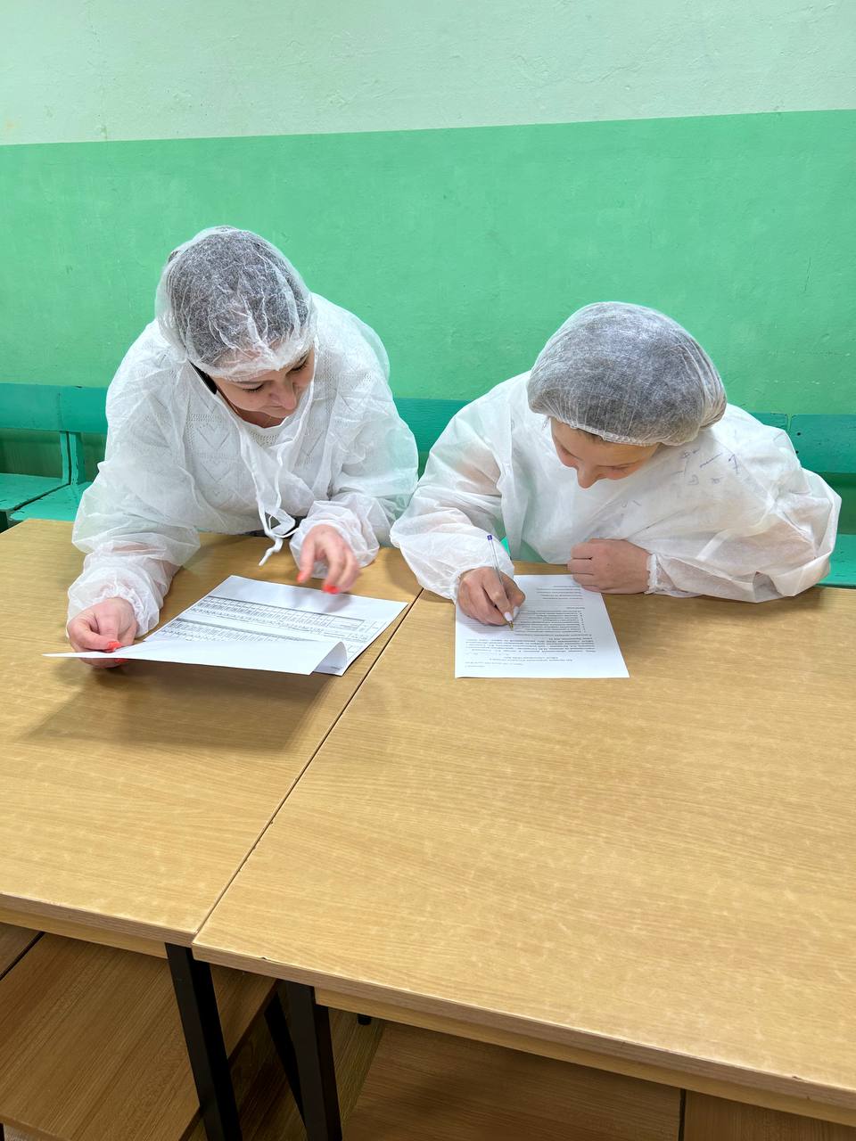 05.05.2025г. Проверка контроля качества питания комиссией в школьной столовой. 05.05.2025г. Проверка контроля качества питания комиссией в школьной столовой.